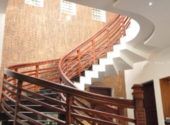 ROUND STAIR